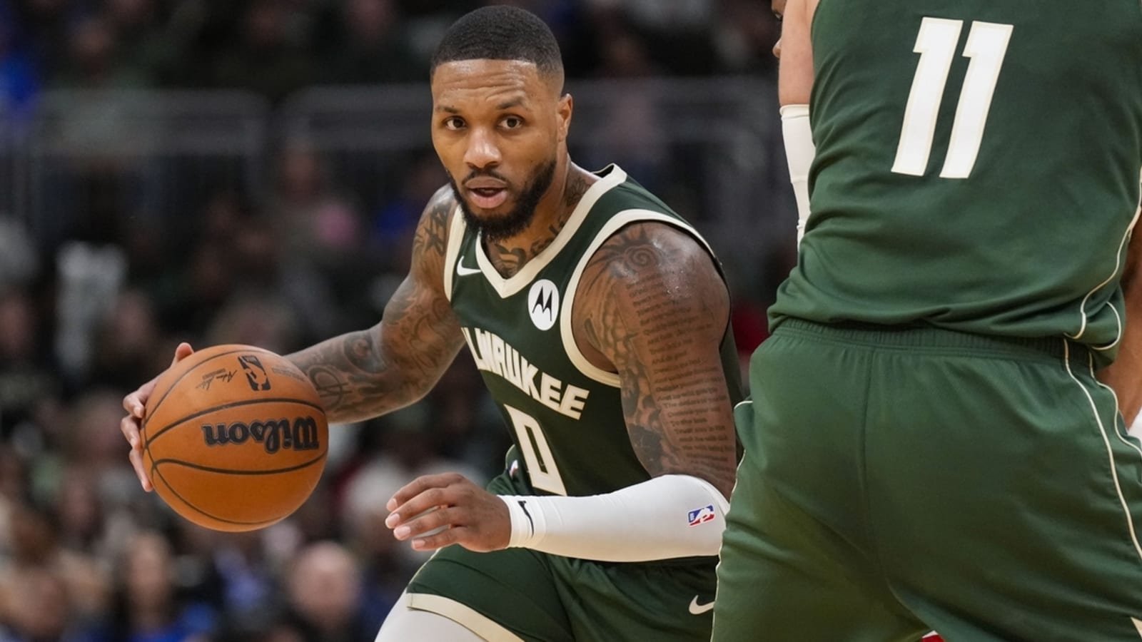 Damian Lillard leads Bucks to comeback win over Rockets