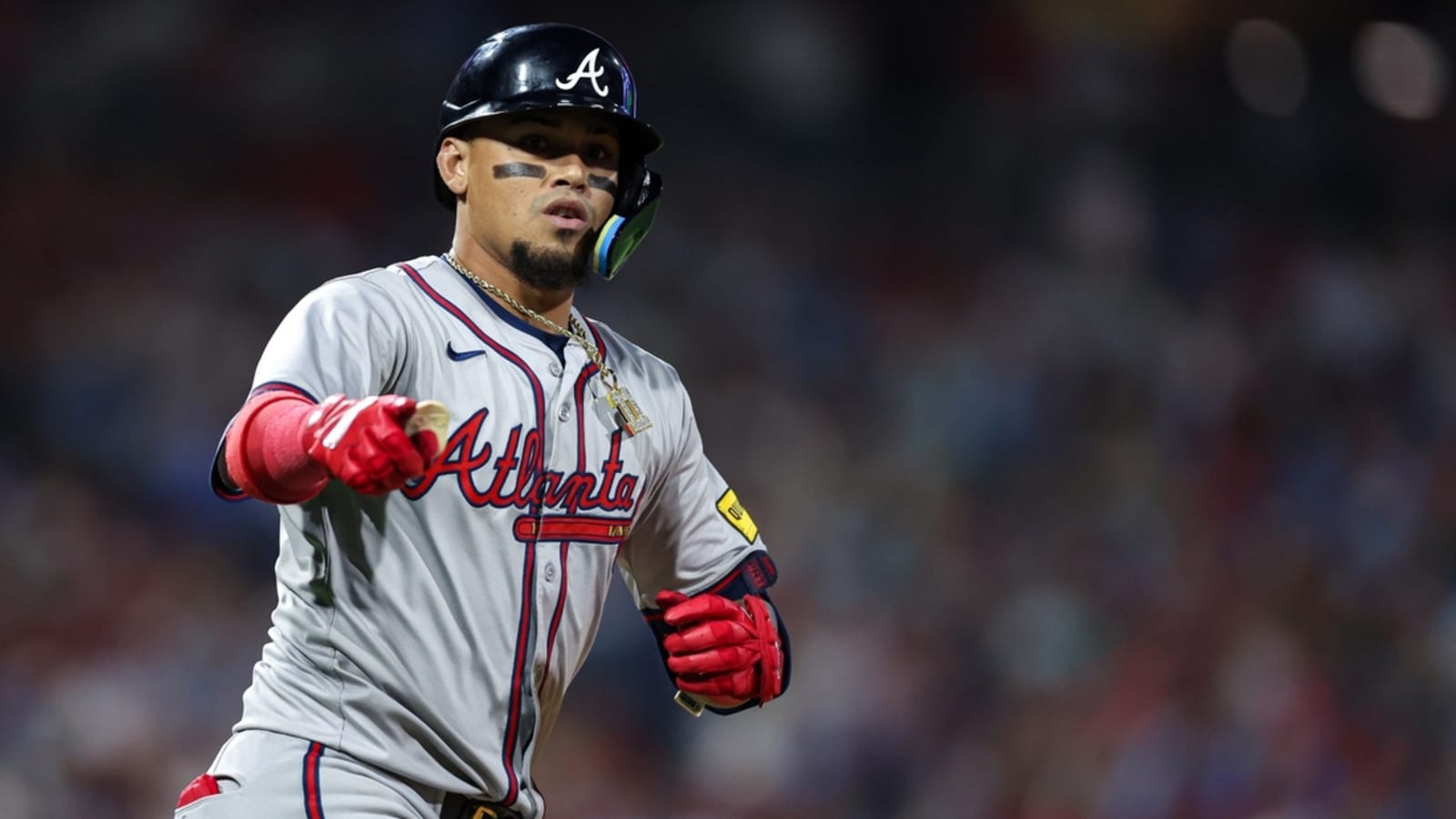 Orlando Arcia, Braves bid to battle boo birds in Philly