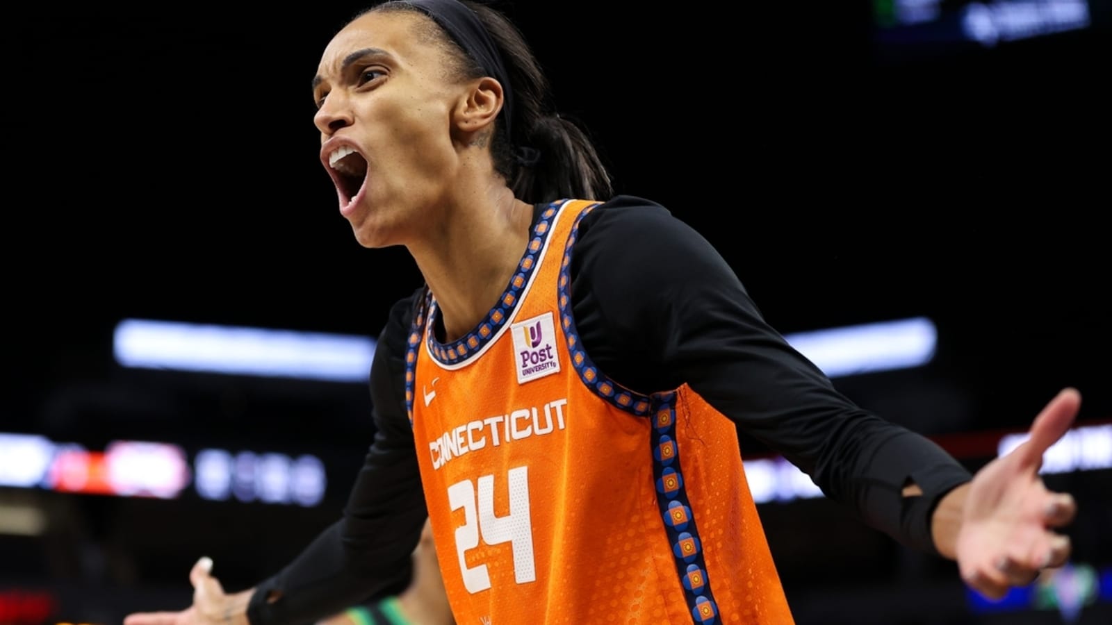 Report: DeWanna Bonner joining Fever on 1-year deal