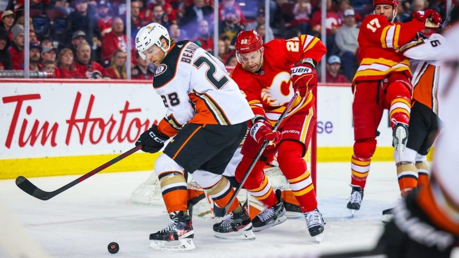 Michael Stone&#39;s late goal pushes Flames past Ducks