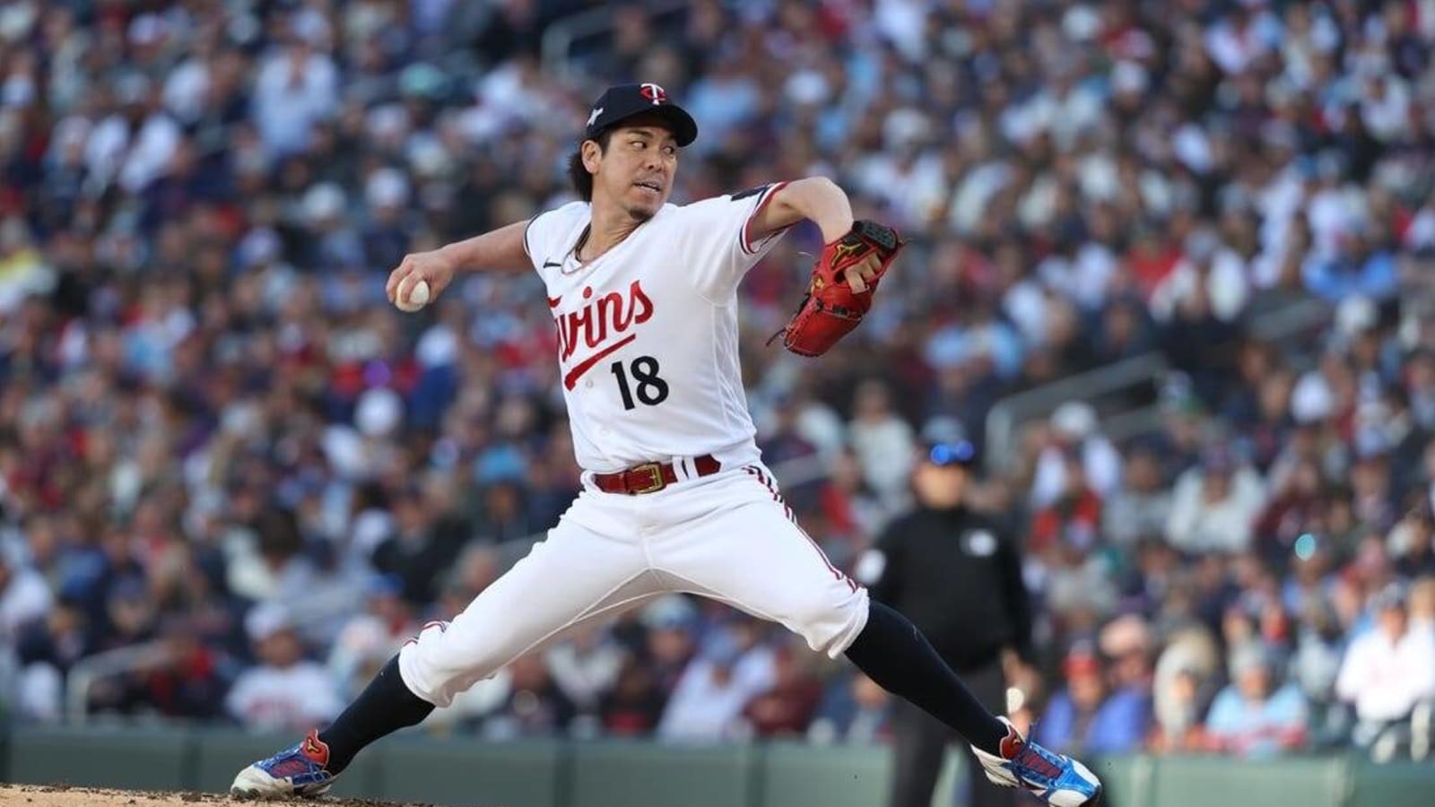 Reports: Tigers adding free-agent RHP Kenta Maeda to rotation