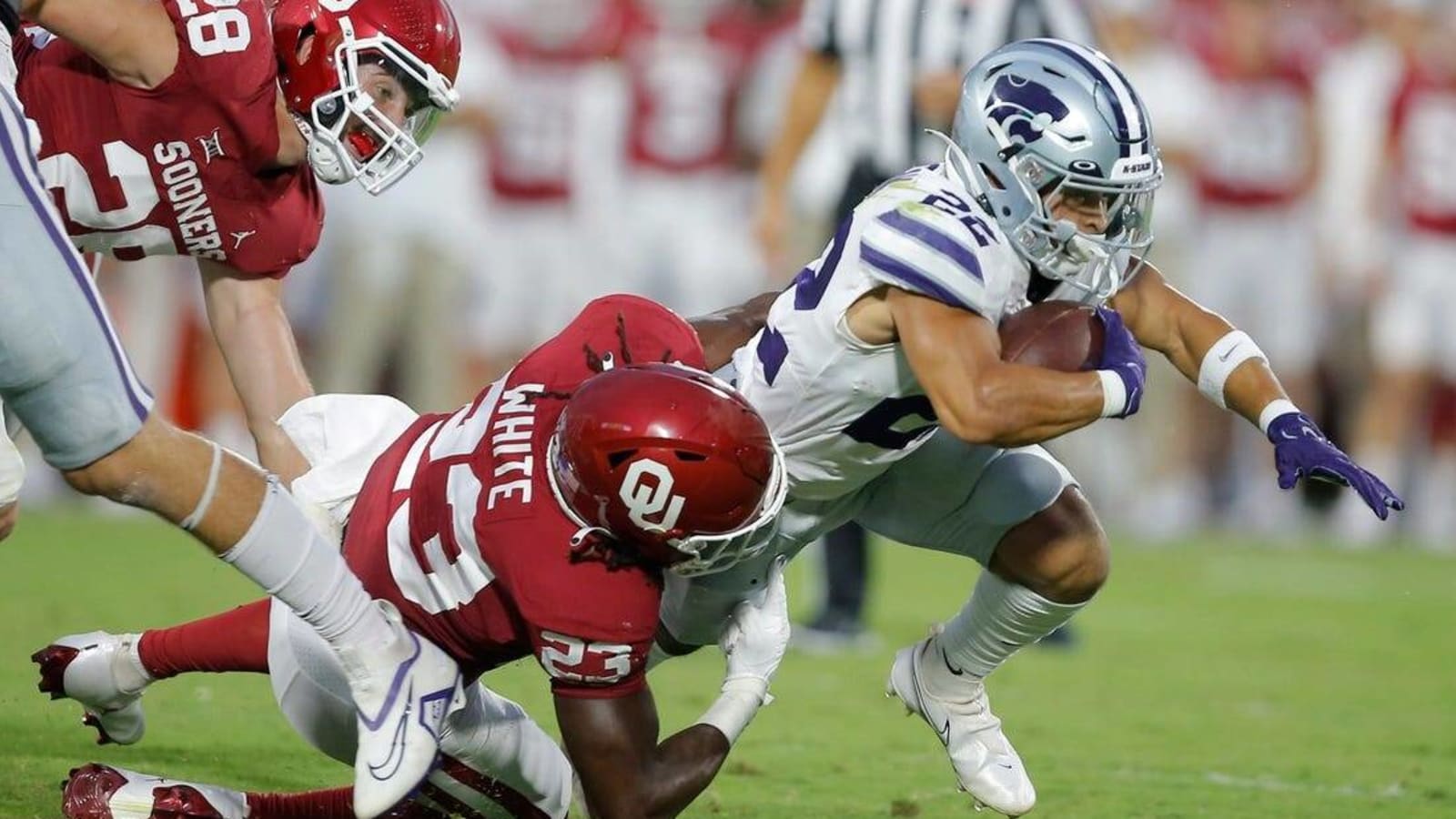 Adrian Martinez&#39;s 4 TDs help Kansas State upset No. 6 Oklahoma