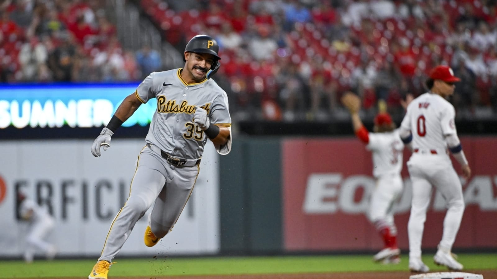 Nick Gonzales, Pirates avoid four-game sweep to Cardinals