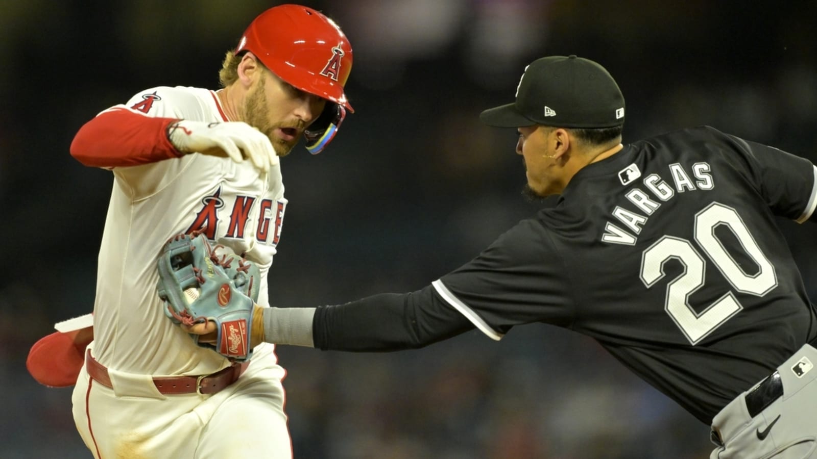 Angels snap skid with win over White Sox