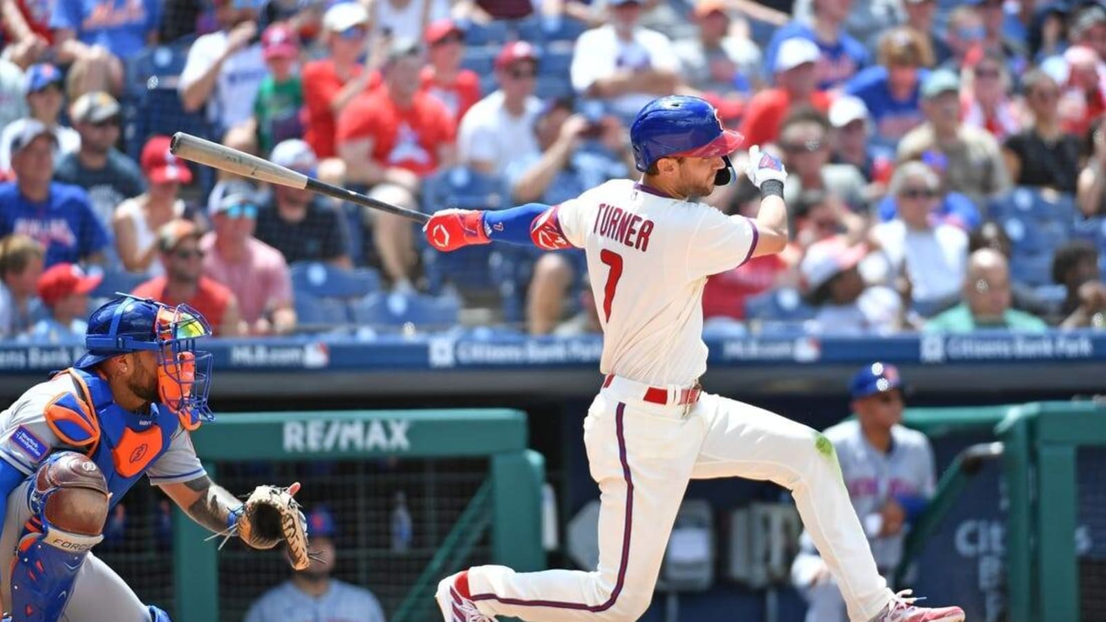 Phillies take advantage of Mets&#39; mistakes for narrow win