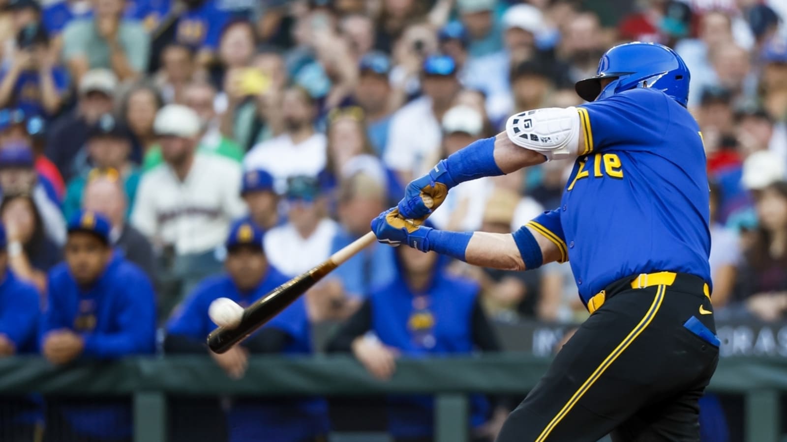 Justin Turner&#39;s grand intro lifts Seattle past Philadelphia