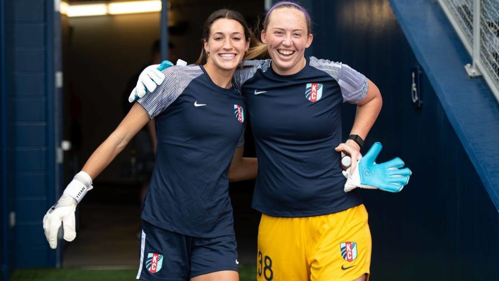 Red Stars acquire goalkeeper Sydney Schneider
