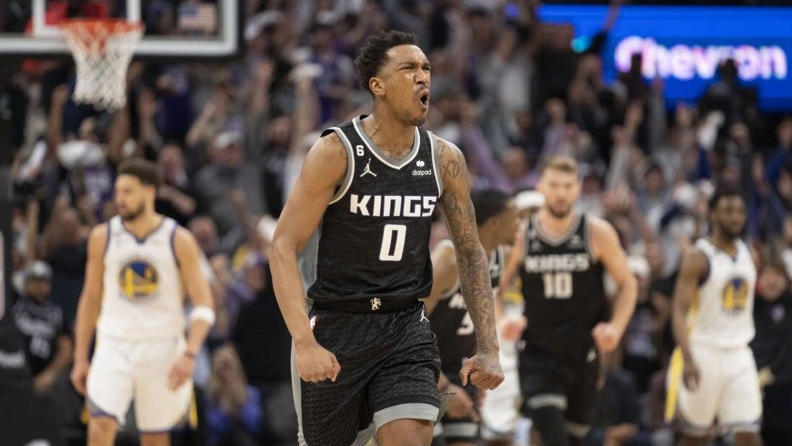 De&#39;Aaron Fox lifts Kings past Warriors for 2-0 series lead