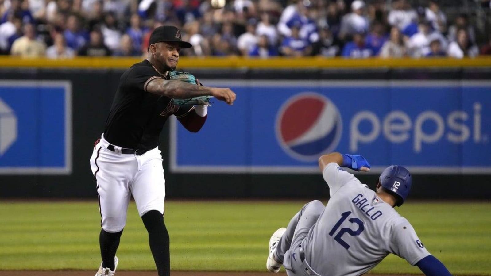 D-backs down Dodgers in 10th on Sergio Alcantara&#39;s homer