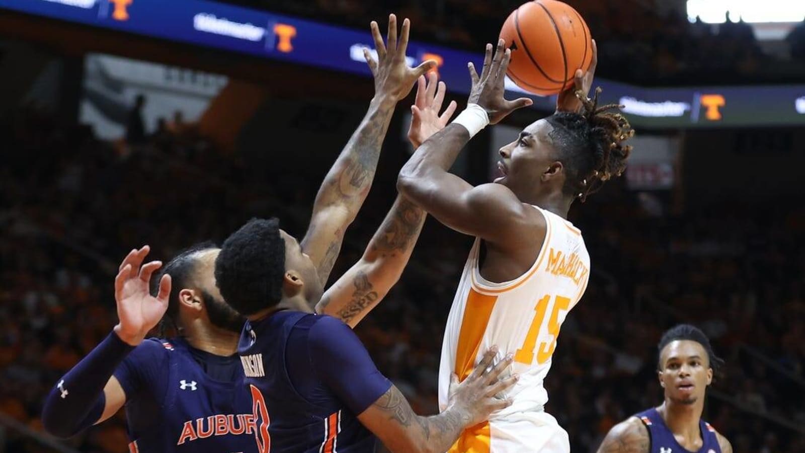 No. 2 Tennessee outlasts No. 25 Auburn in defensive tussle