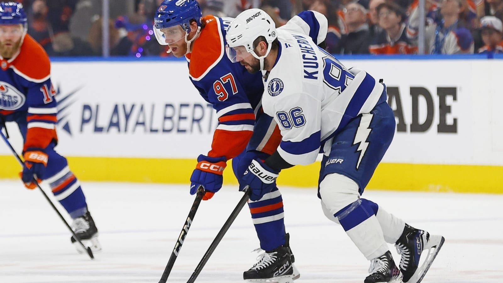 Leon Draisaitl, Connor McDavid guide Oilers past Lightning