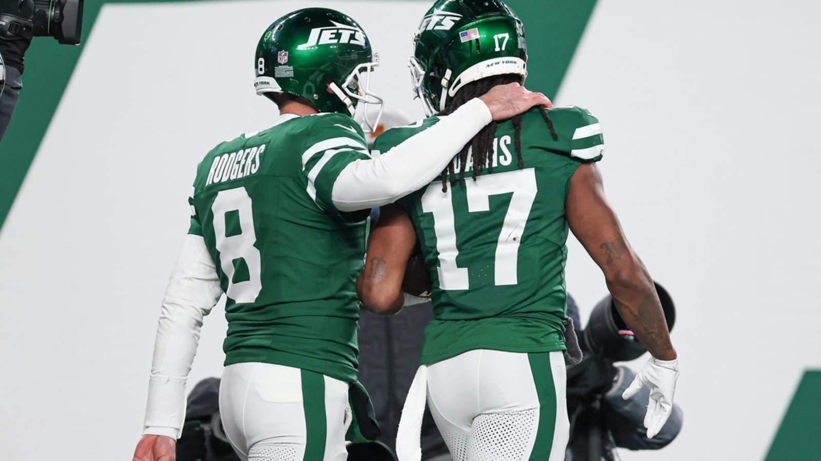 Jets pitch trade, could release WR Davante Adams
