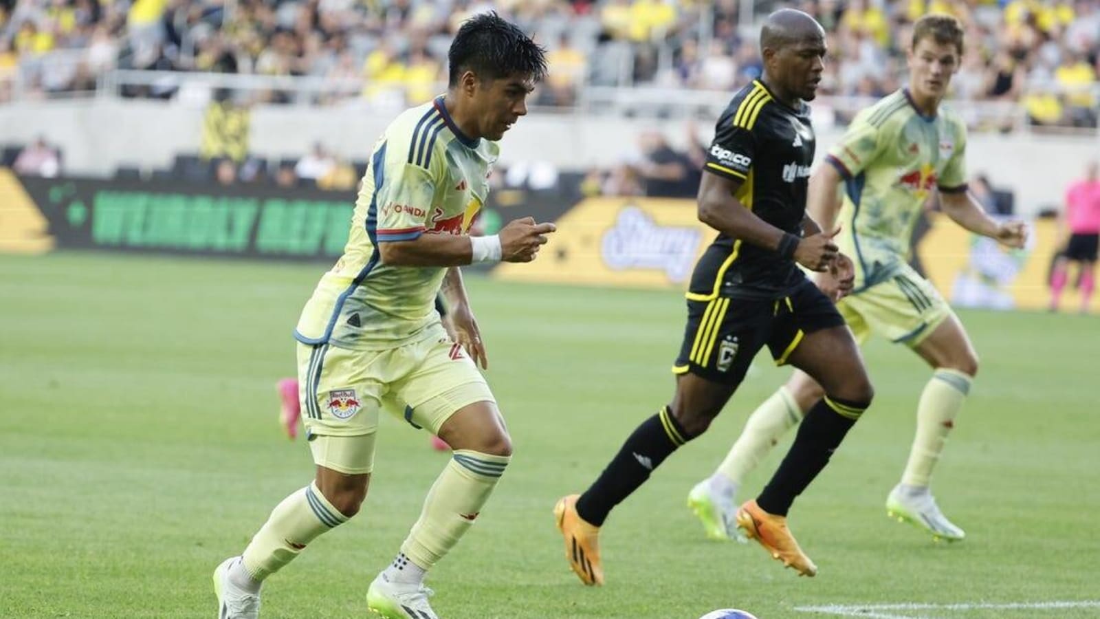 Cucho Hernandez powers Crew past Red Bulls