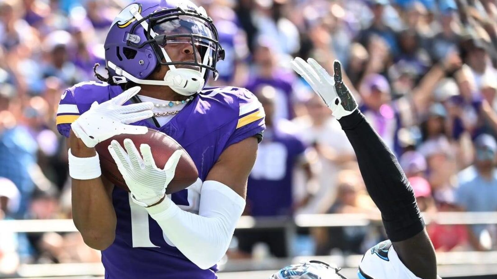 Justin Jefferson, Vikings rally past Panthers for first win