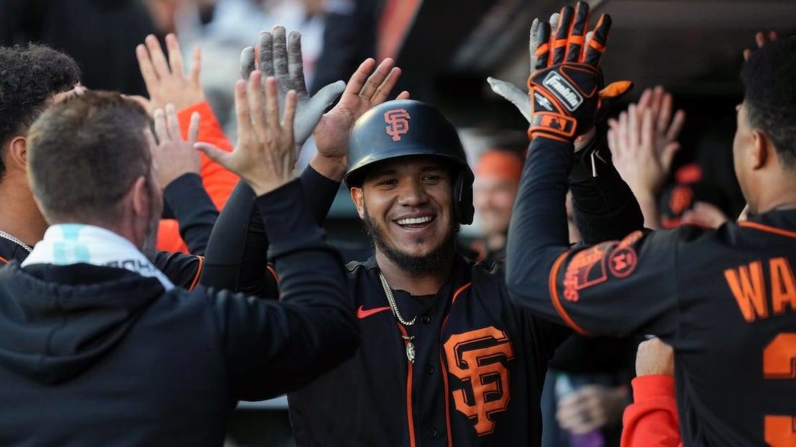 Giants jump on Rockies early, cruise to finish in 9-1 win