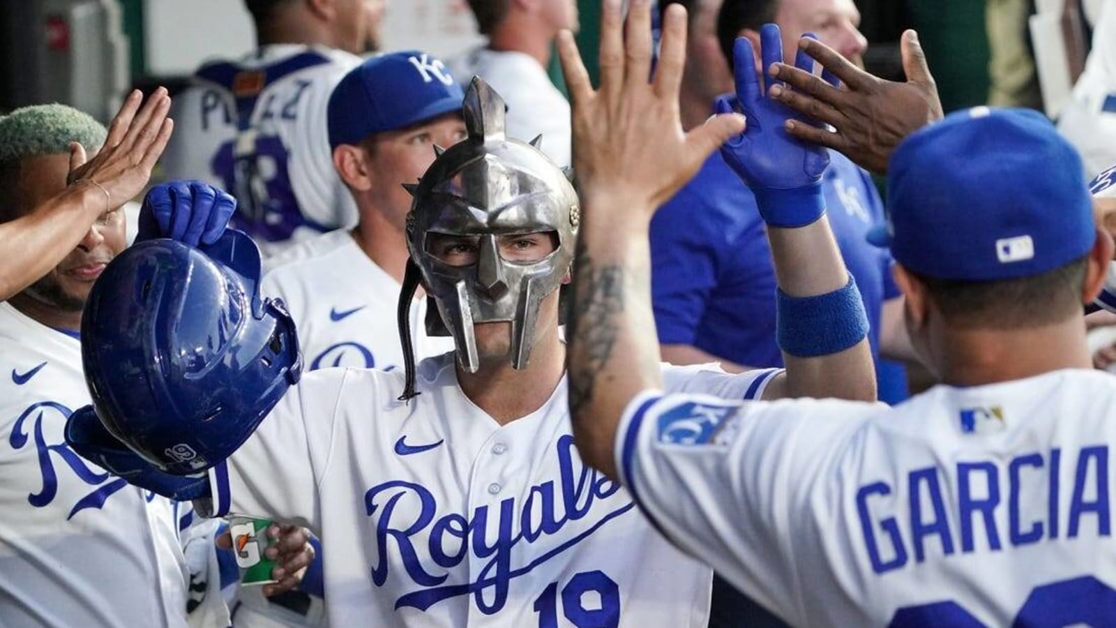 Royals beat White Sox on walk-off balk