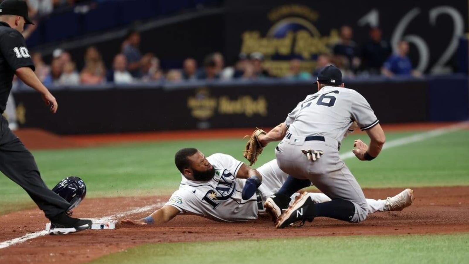 Yankees score 3 runs in 8th inning to end Rays’ win streak Yardbarker