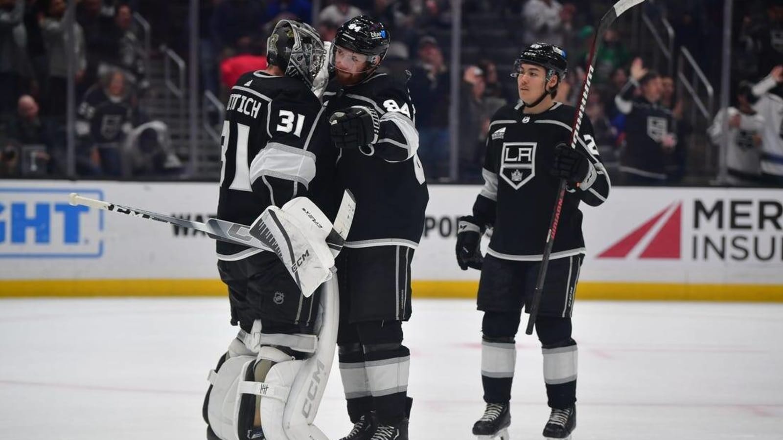 NHL roundup: Kings&#39; shutout snaps Isles&#39; win streak