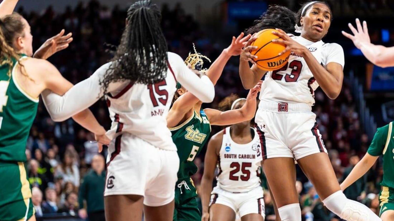 Women&#39;s NCAA roundup: No. 1 South Carolina shines in 2nd half