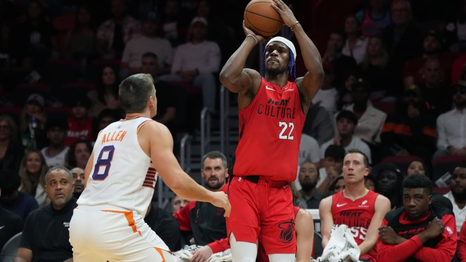 Bam Adebayo posts 25 points to carry Heat past Suns