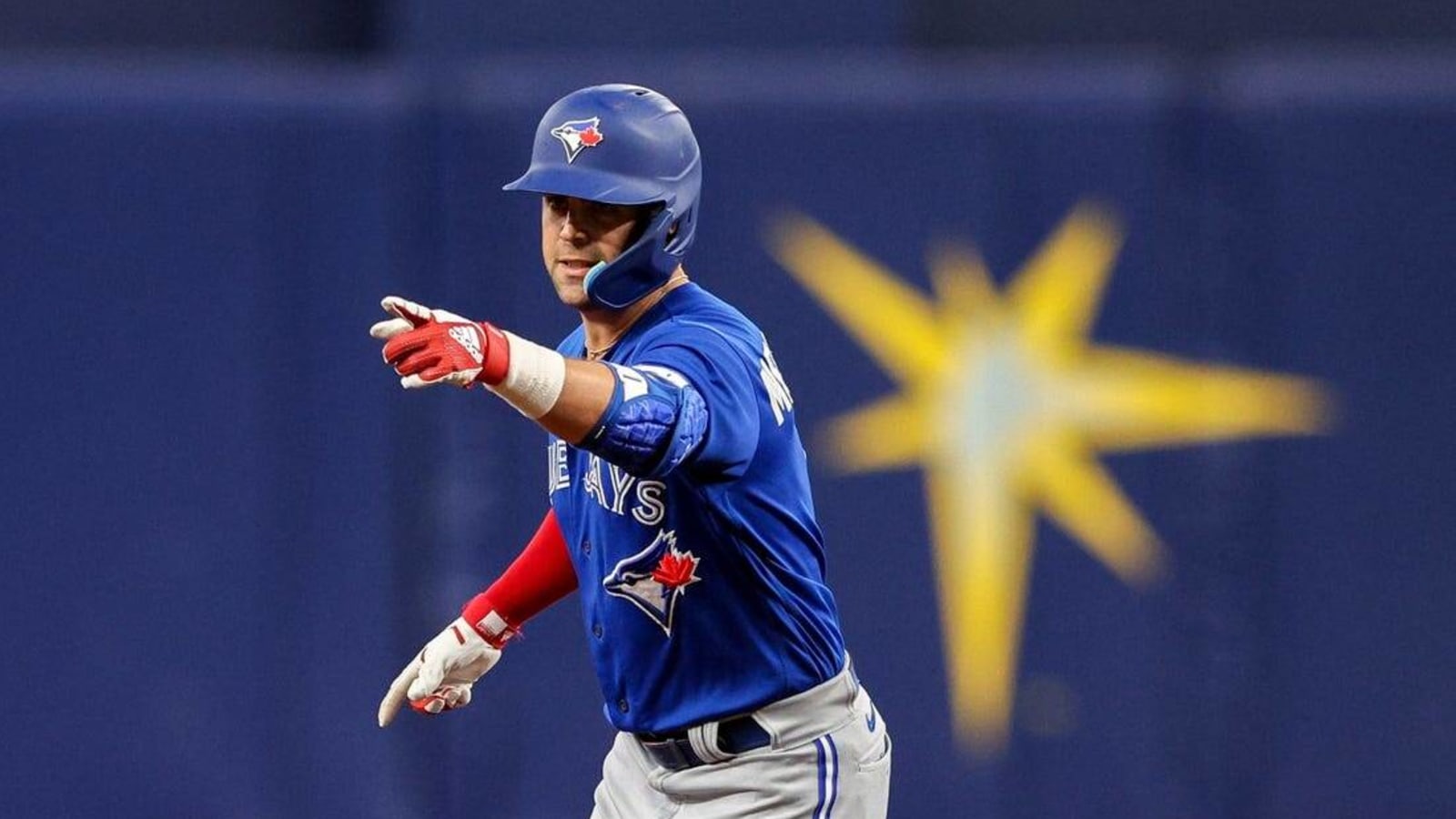 Blue Jays beat Diamondbacks off Whit Merrifield homer