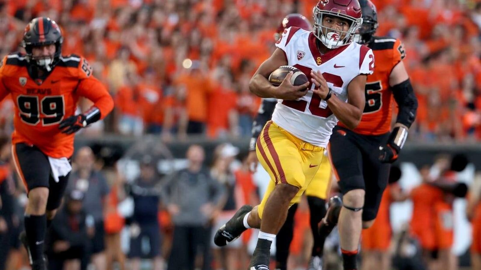 No. 7 Southern Cal ekes out 17-14 win over Oregon St.