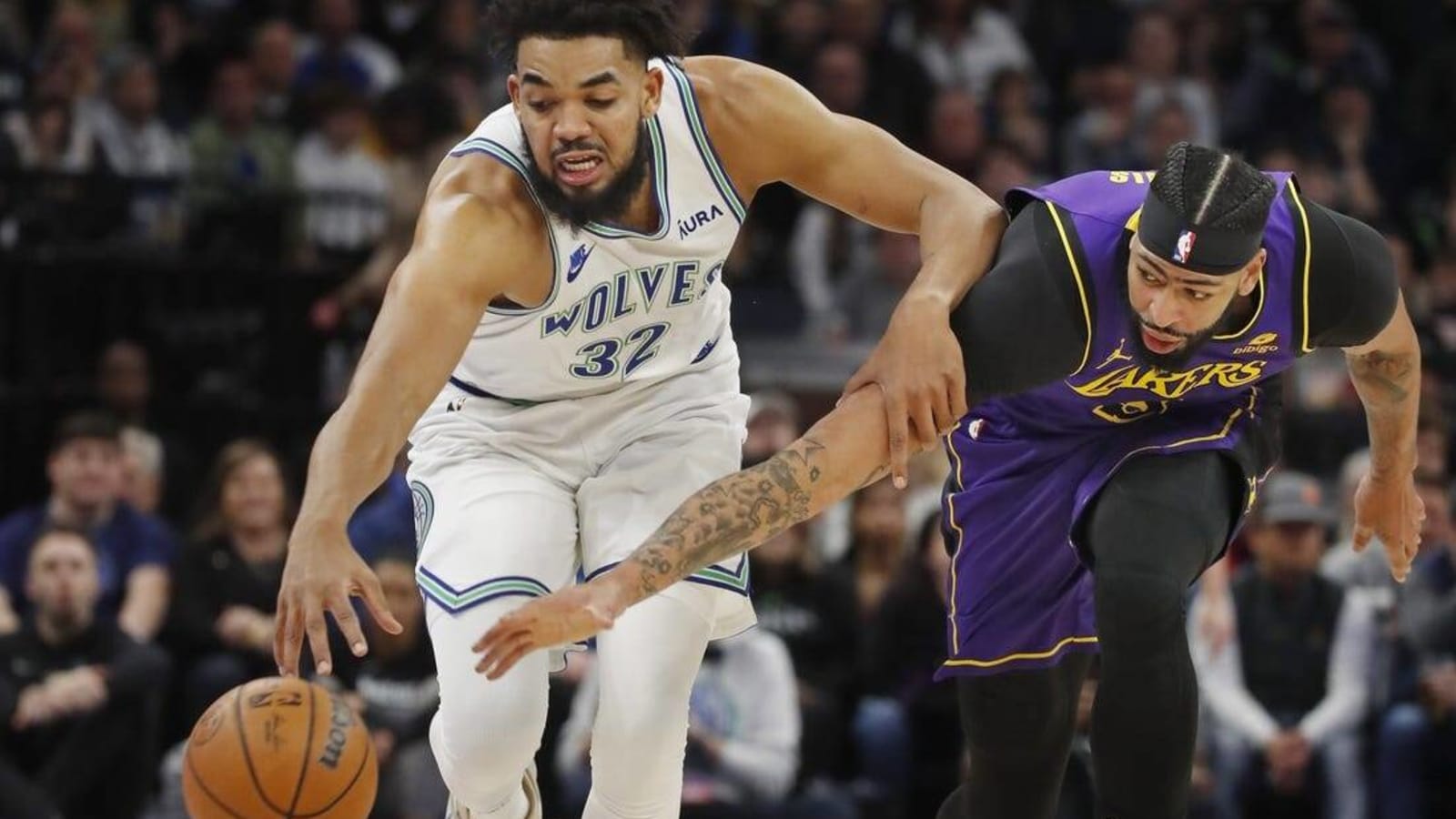 Timberwolves foil Lakers&#39; last-minute comeback bid