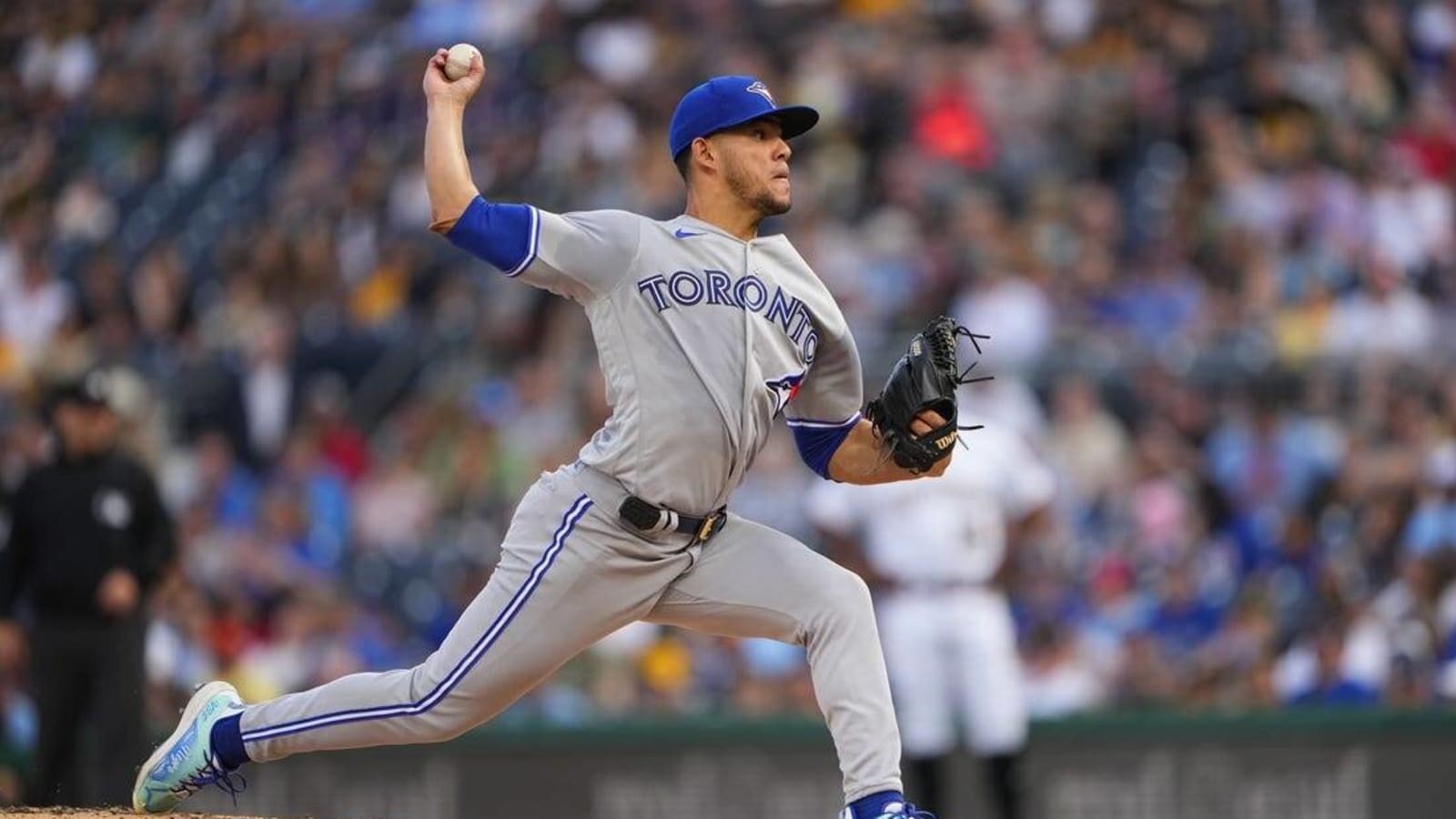 Jose Berrios beats former team as Blue Jays blank Twins