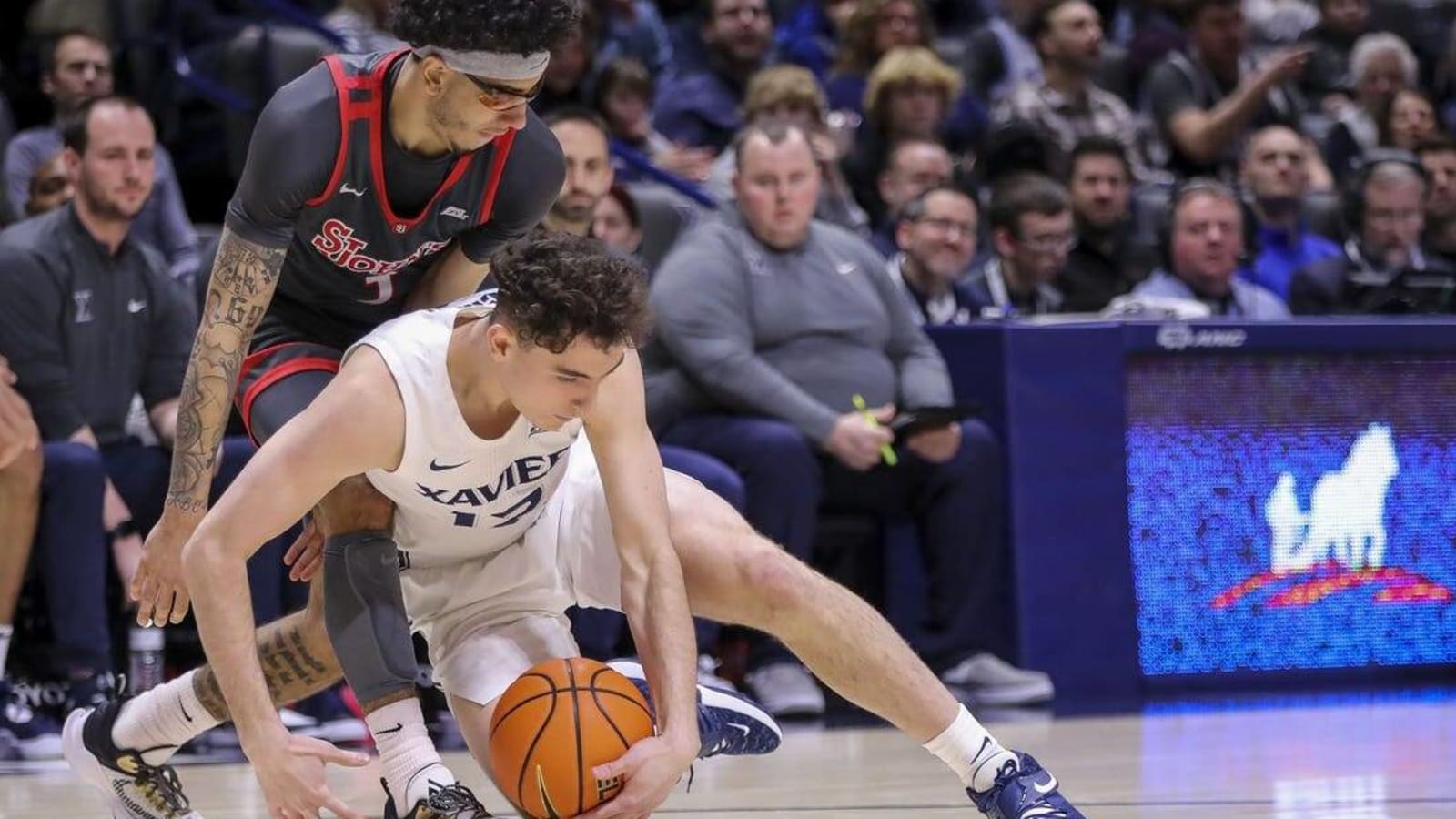 No. 16 Xavier keeps pace atop Big East with rout of St. John&#39;s