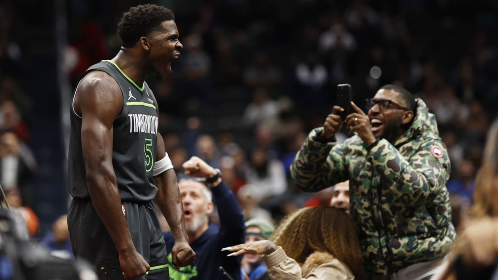 Anthony Edwards&#39; late surge lifts Wolves over Wizards