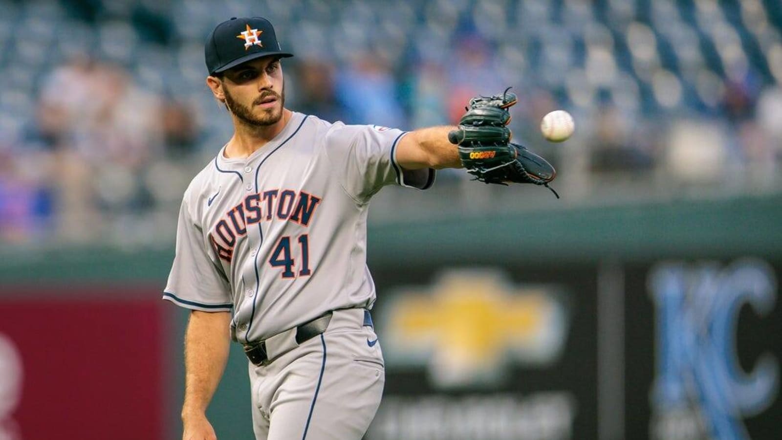 Astros, Braves begin series with young starters on mound