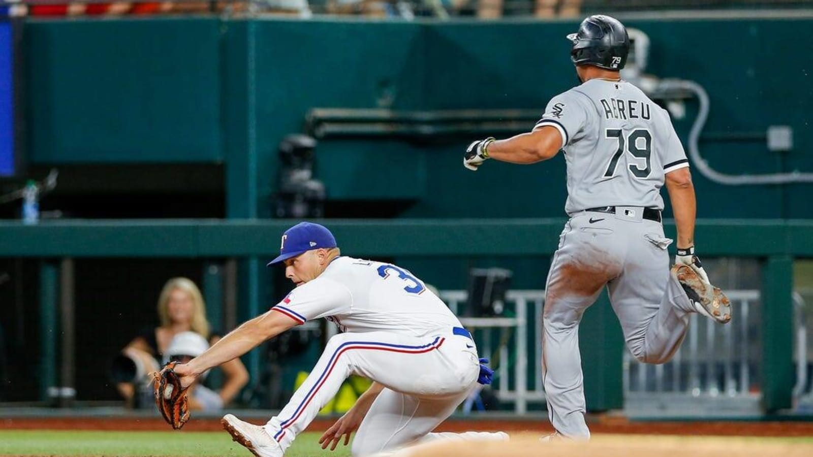 White Sox look for offense in series finale against Rangers