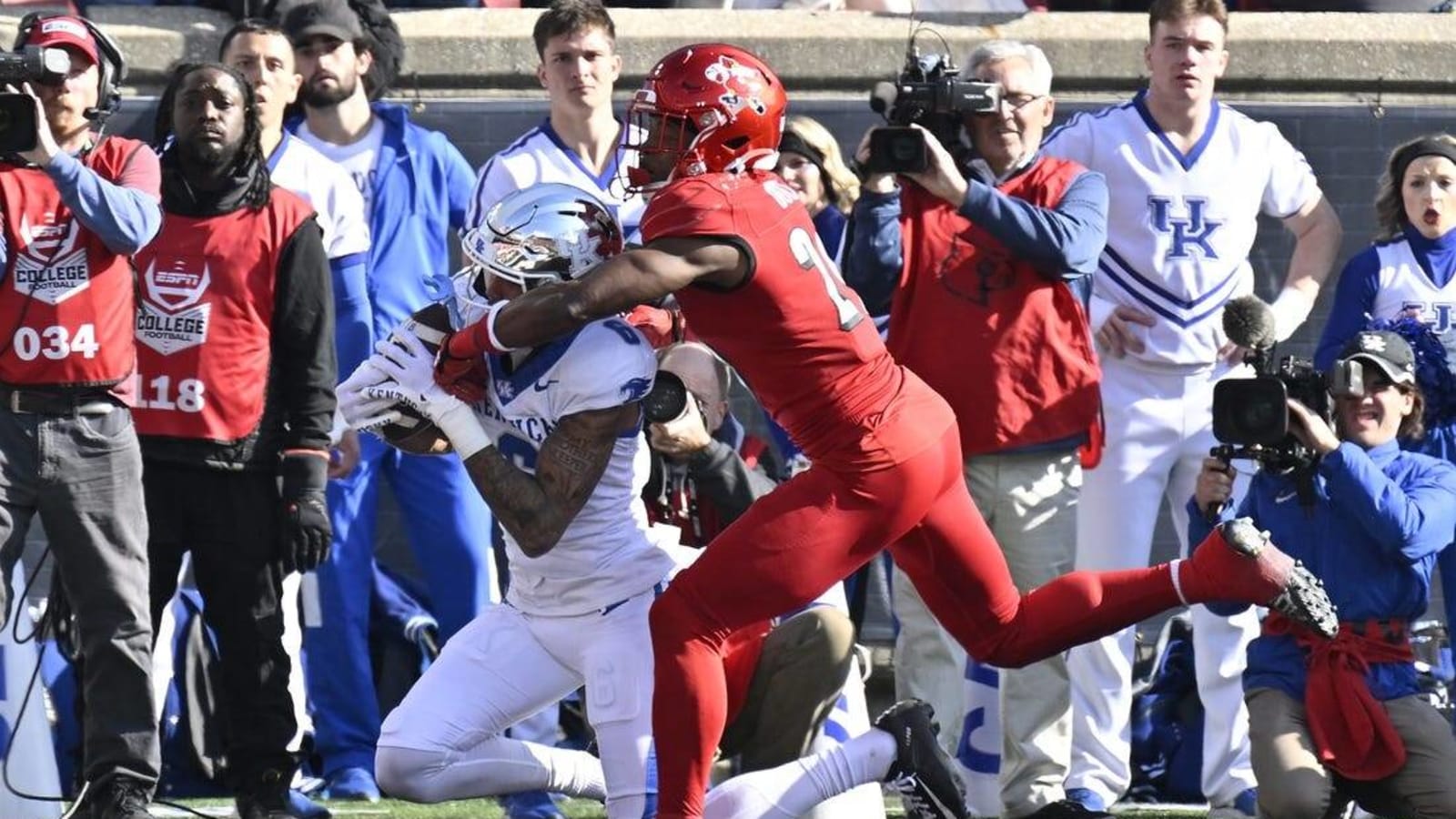 Kentucky strikes late to take down No. 10 Louisville