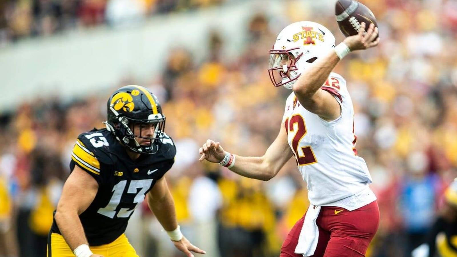 Hunter Dekkers&#39; TD pass allows Iowa State to edge Iowa