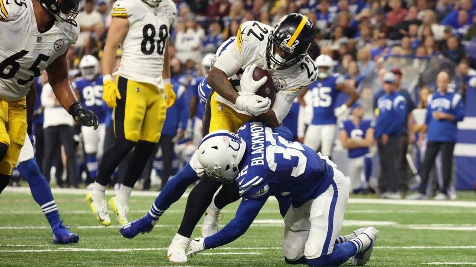 Steelers lose 13-point lead, rally to defeat Colts