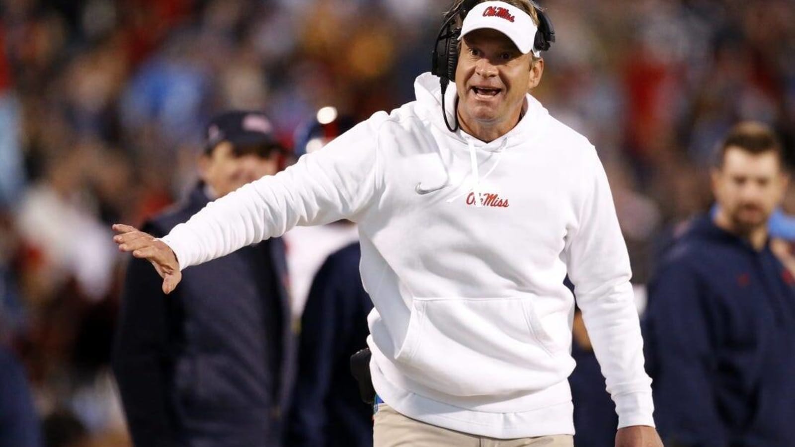 Ole Miss&#39; Lane Kiffin agrees to extension ahead of Peach Bowl