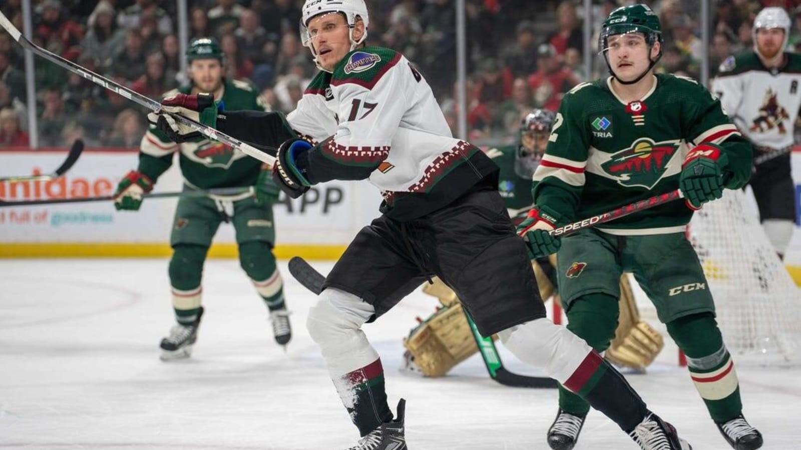 Wild hand Coyotes 8th straight loss, 2-1