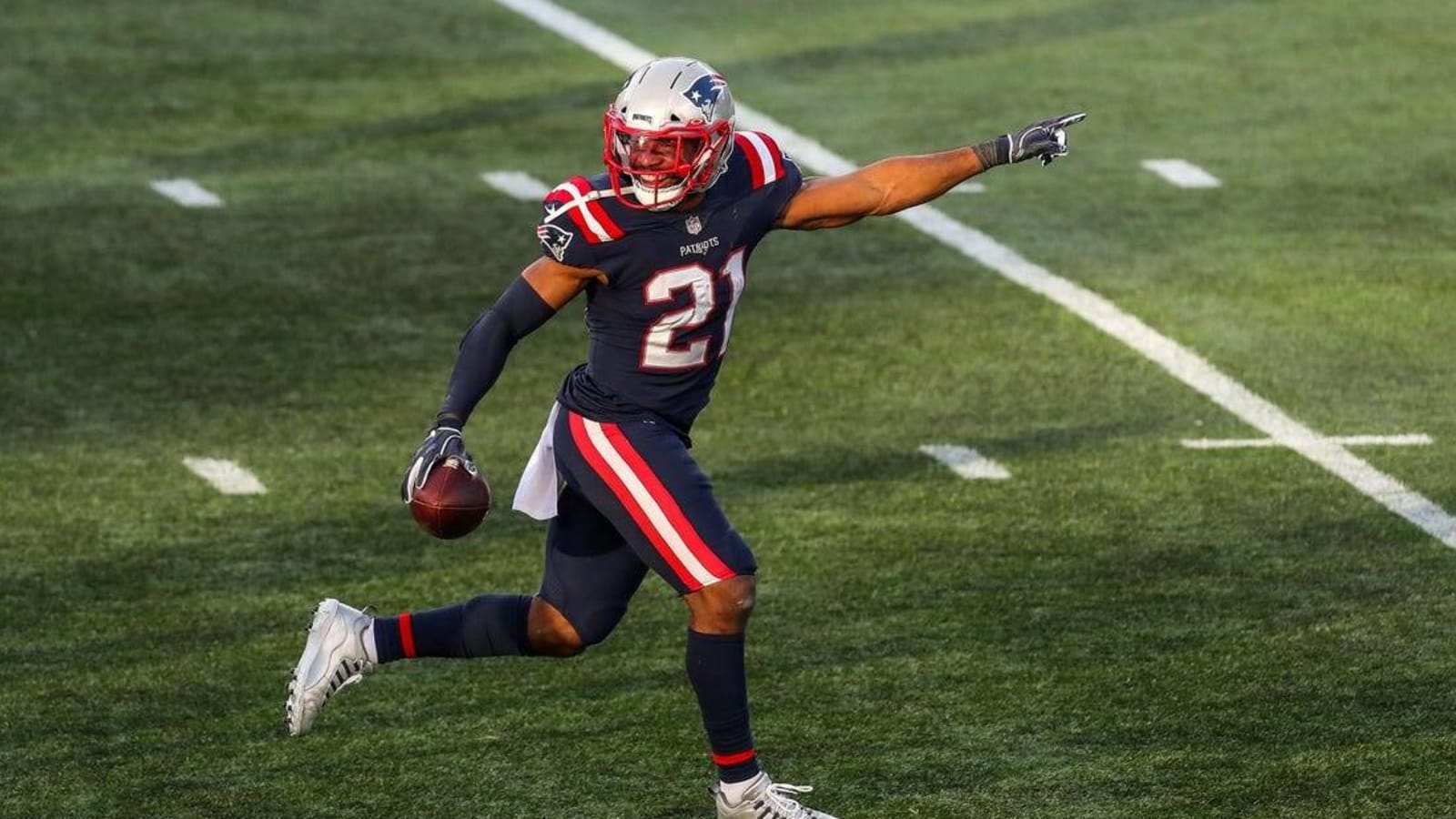 Patriots S Adrian Phillips departs with injury