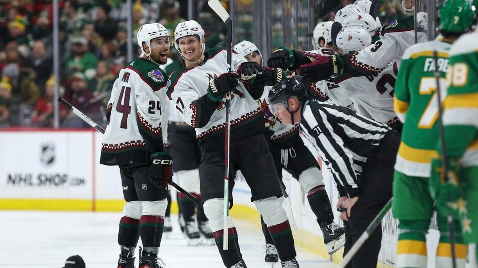 Nick Bjugstad&#39;s hat trick lifts Coyotes over Wild