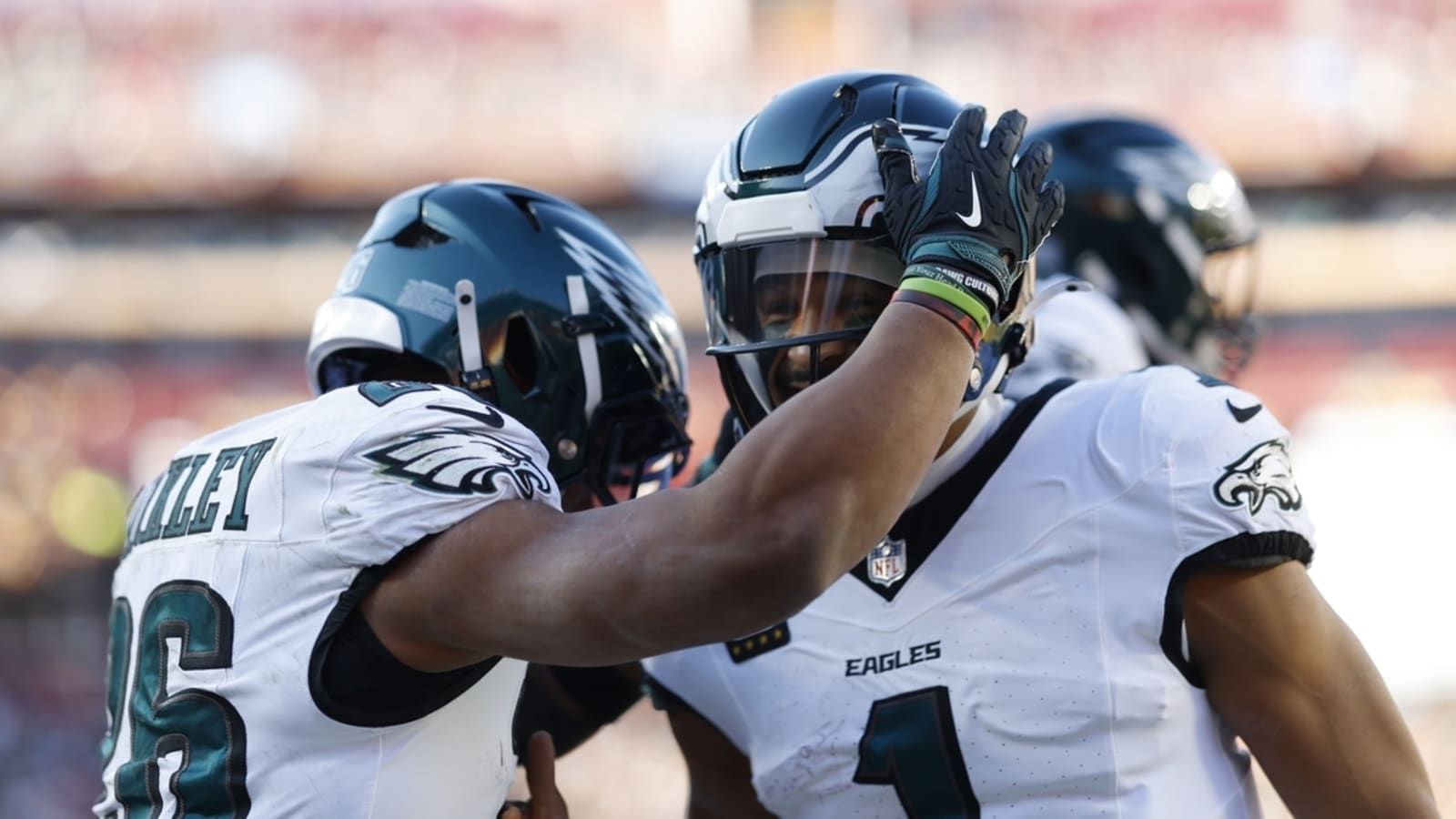 Eagles, Packers renew acquaintances in wild-card round