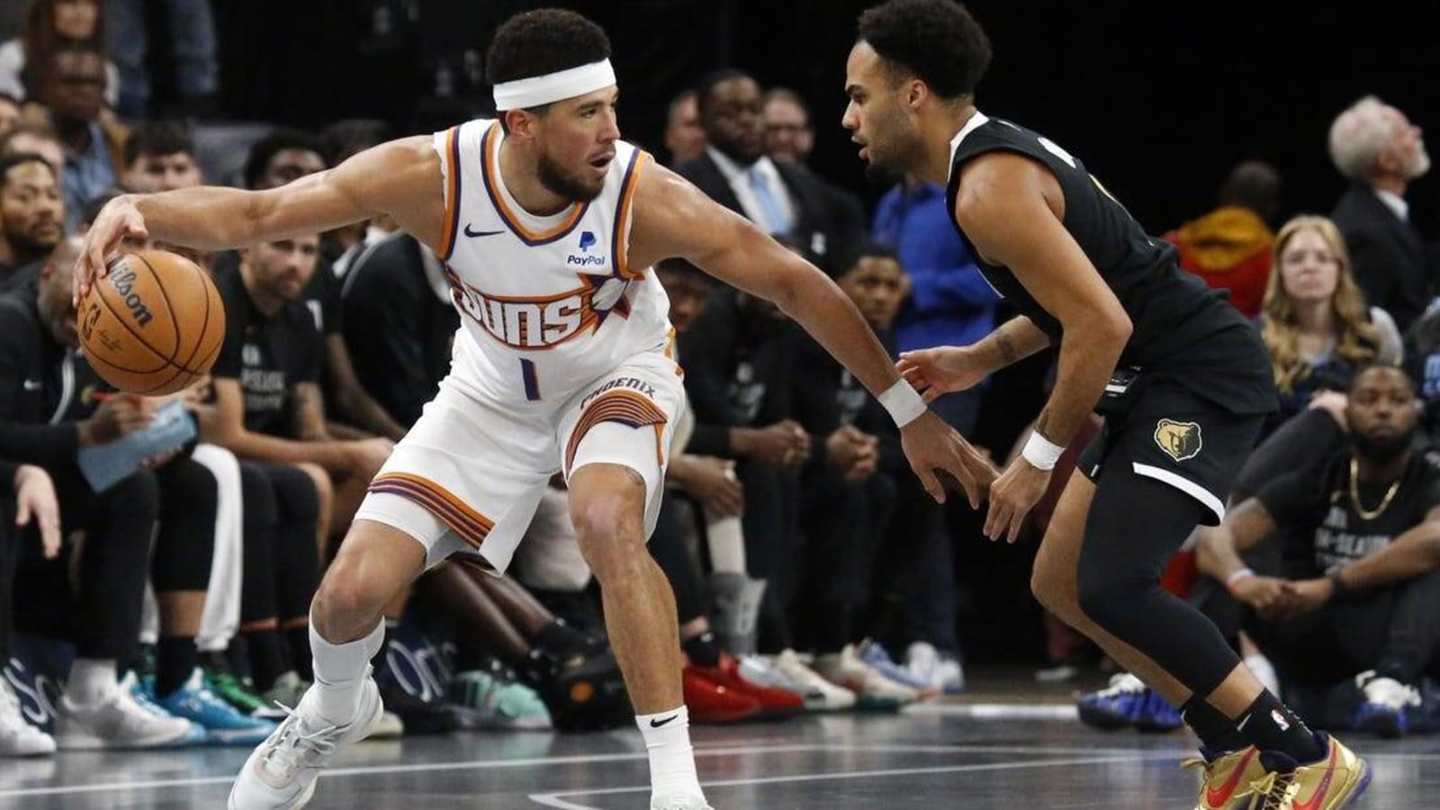 Suns put six-game win streak up against Knicks