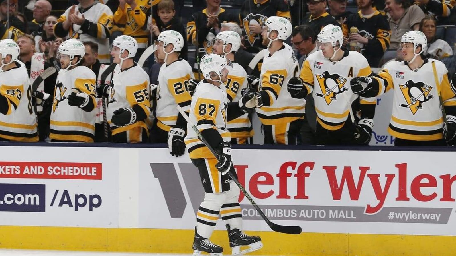NHL roundup: Sidney Crosby (hat trick) lifts Pens past Jackets