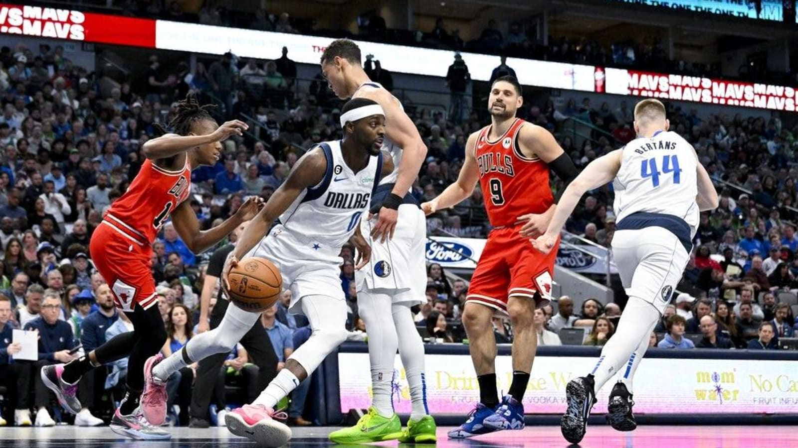 Short-handed Mavs eliminated with loss to Bulls
