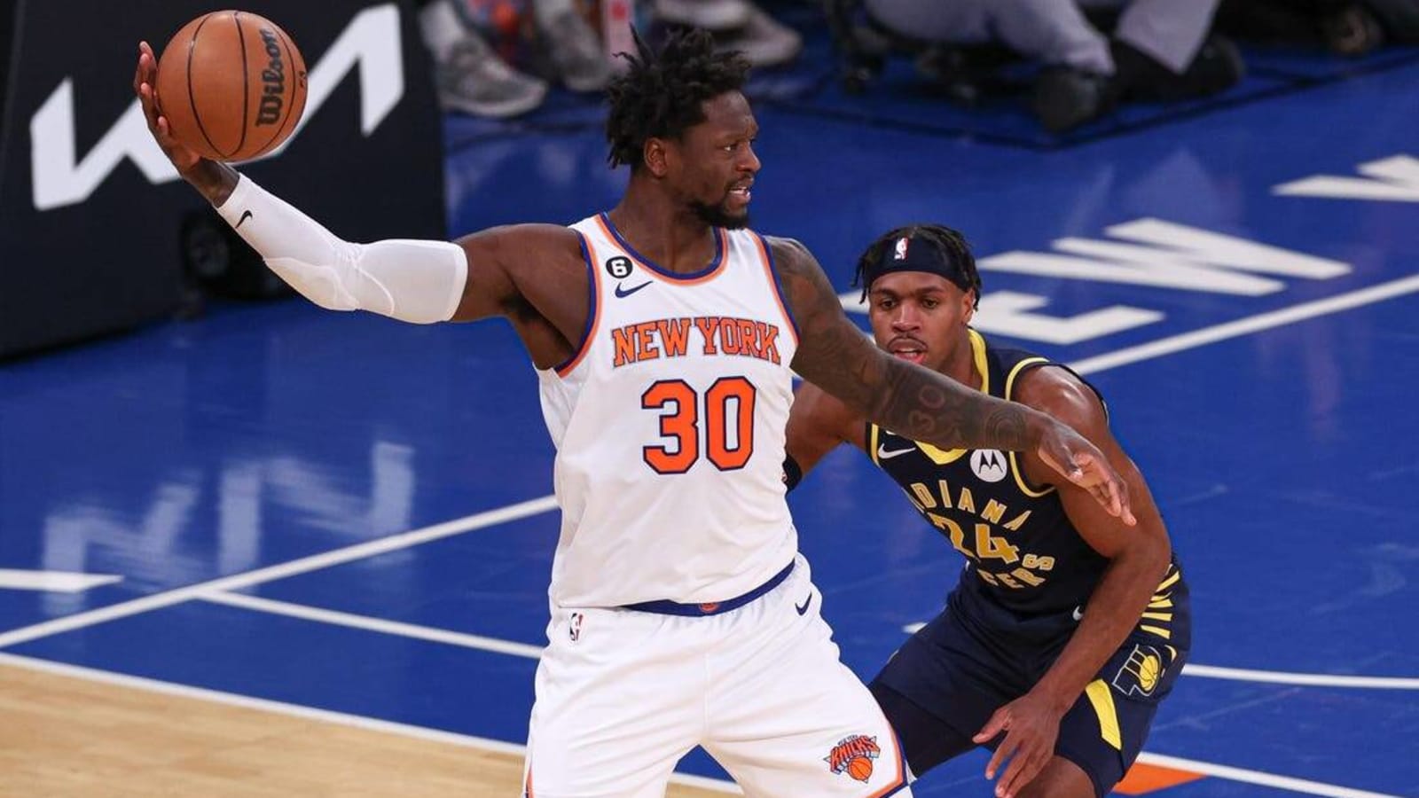 Raptors eye another road win over thriving Knicks