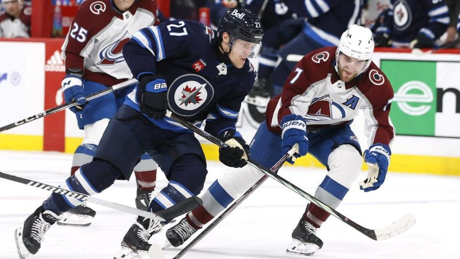 Canadiens begin long road trip at hot Jets