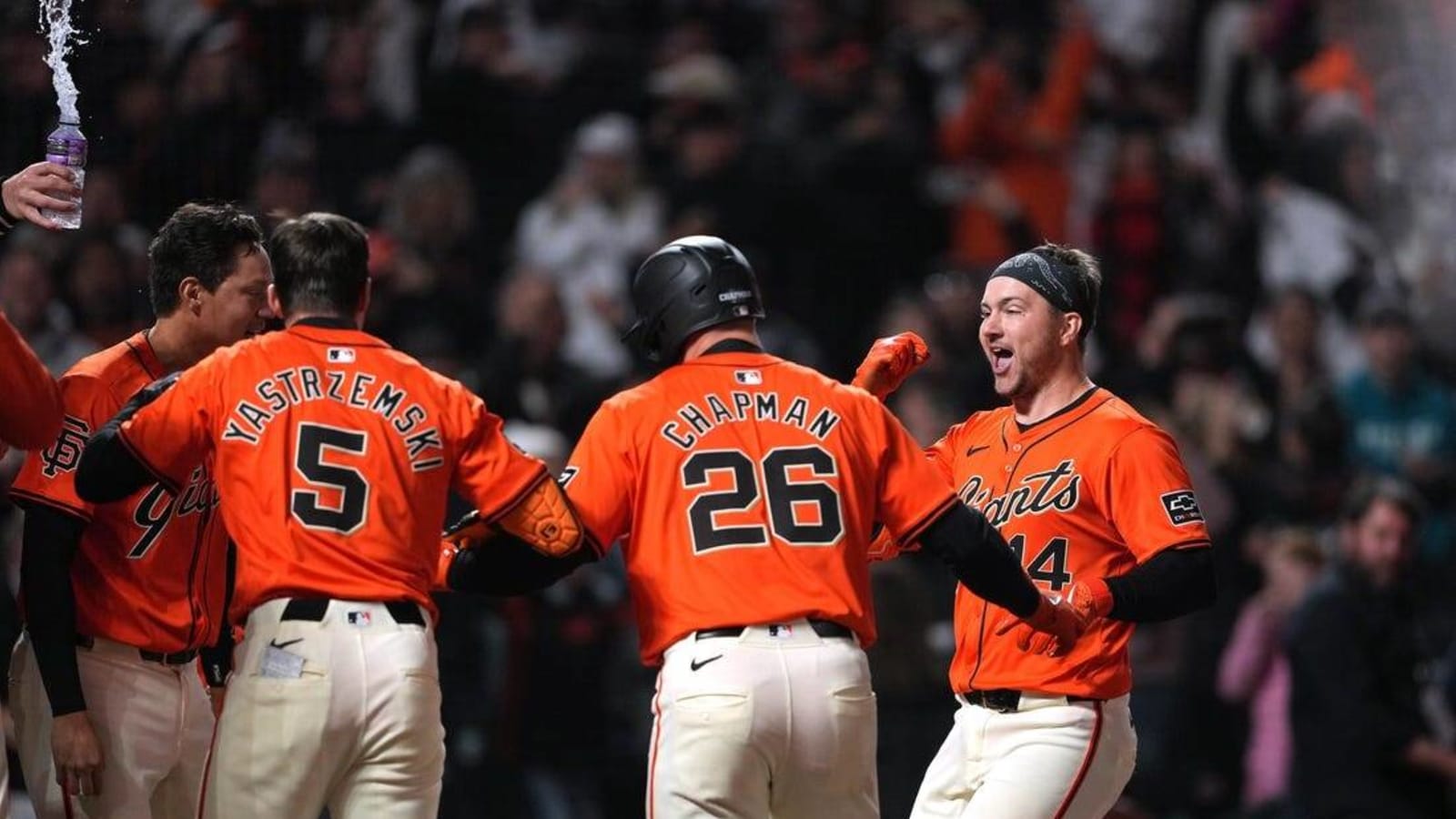 Giants&#39; Patrick Bailey beats Pirates with walk-off homer