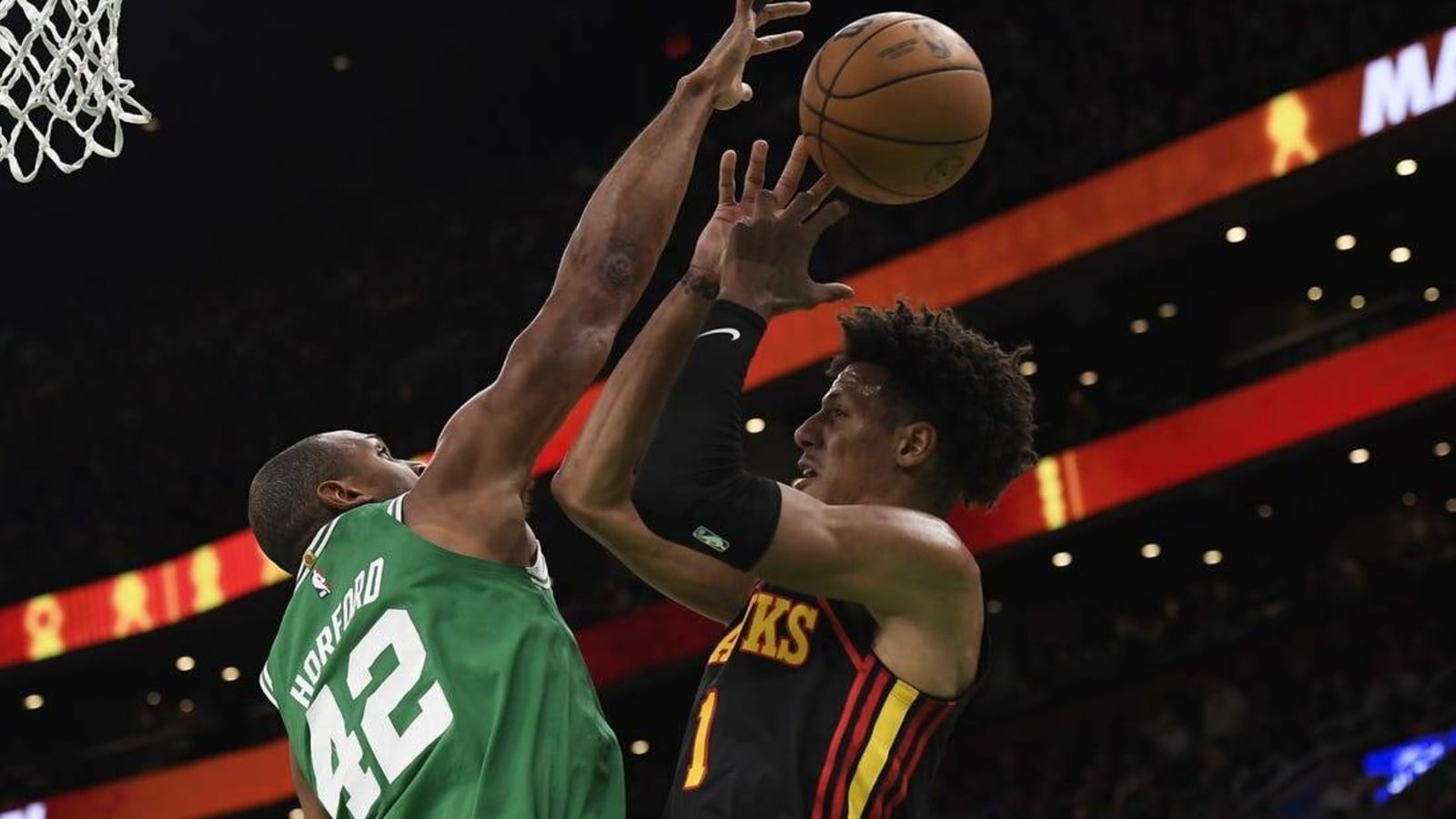 Kristaps Porzingis powers Celtics past Hawks