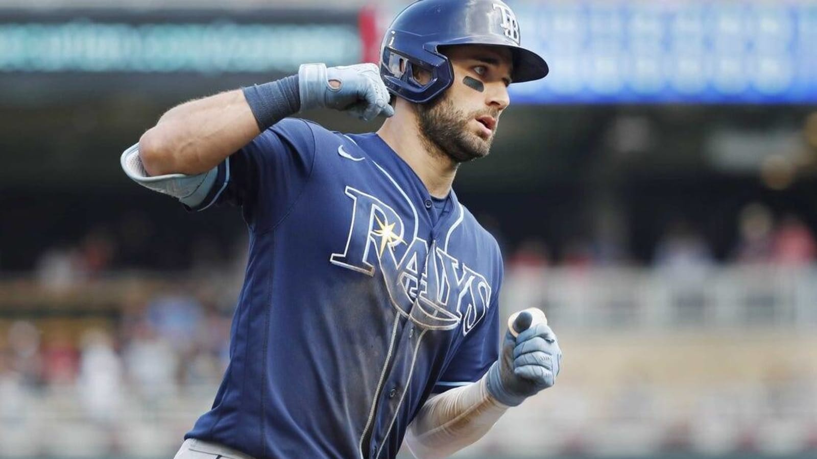 Reports: Blue Jays signing OF Kevin Kiermaier - /