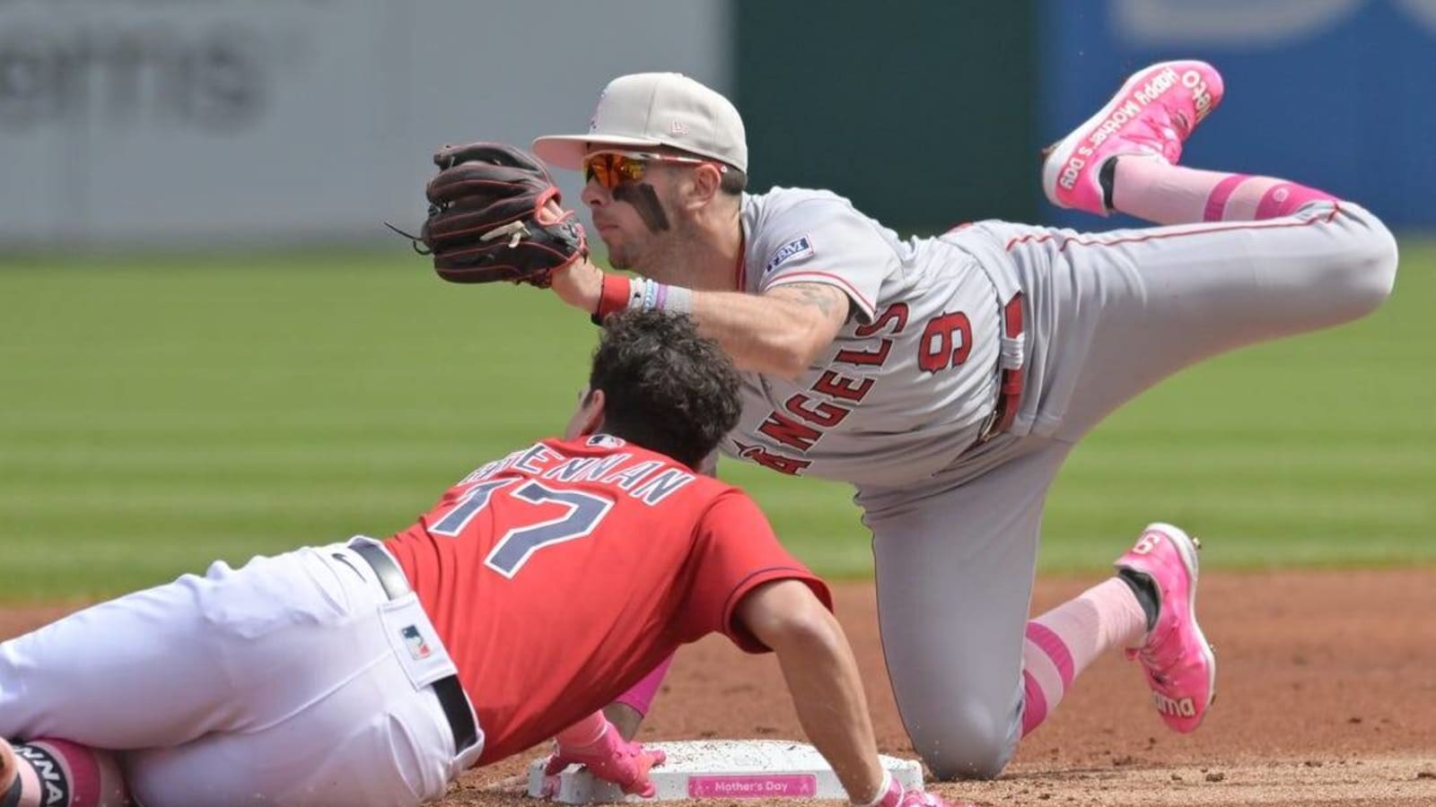 Josh Naylor&#39;s blast helps Guardians beat Angels