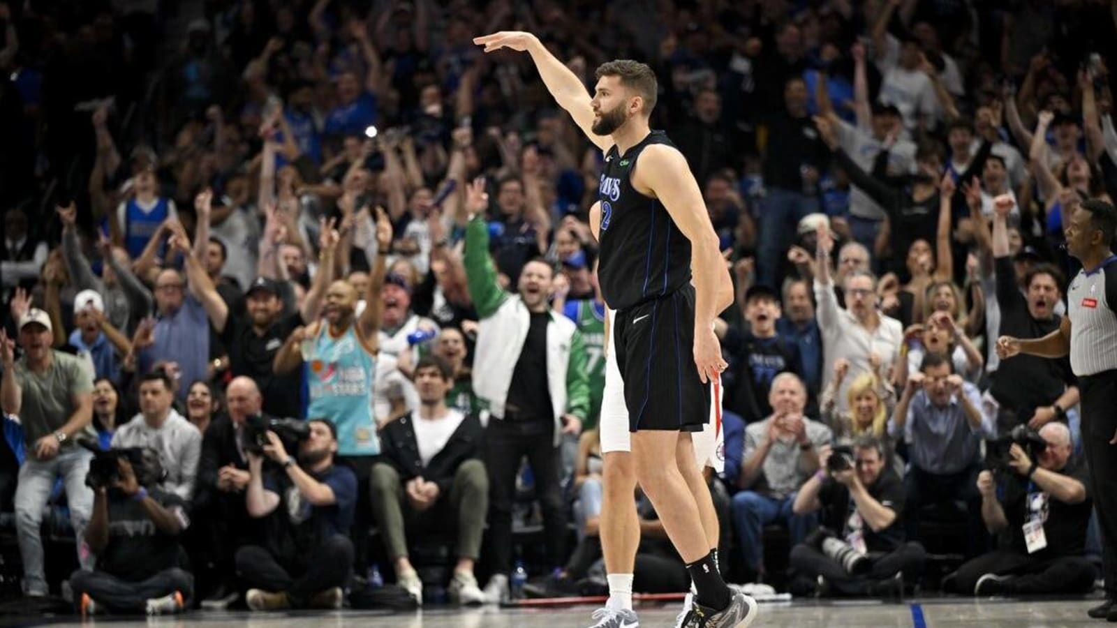 Mavericks F Maxi Kleber (shoulder) out at least 3 weeks